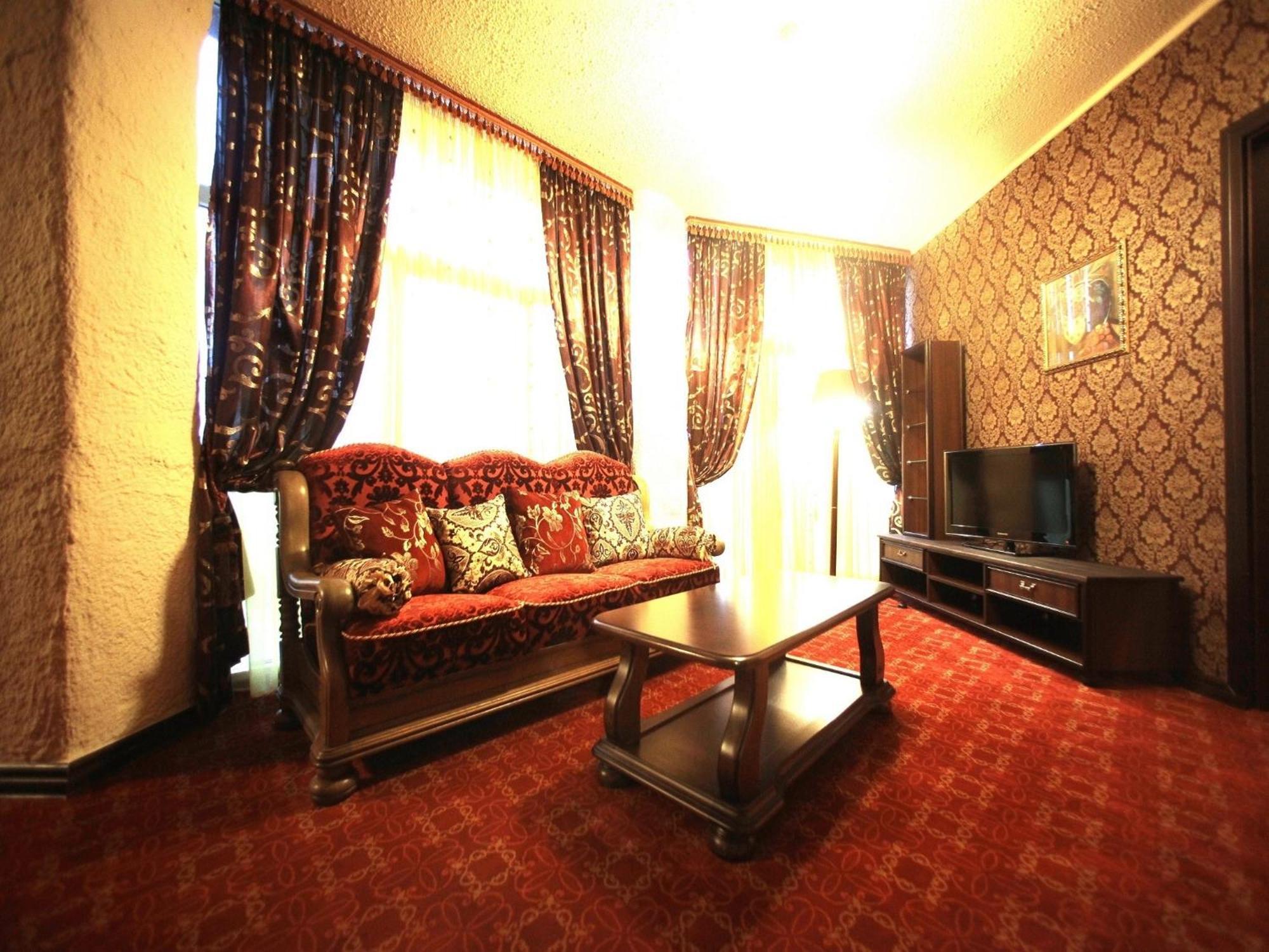 Hotel Kilikiya Uzhhorod Room photo